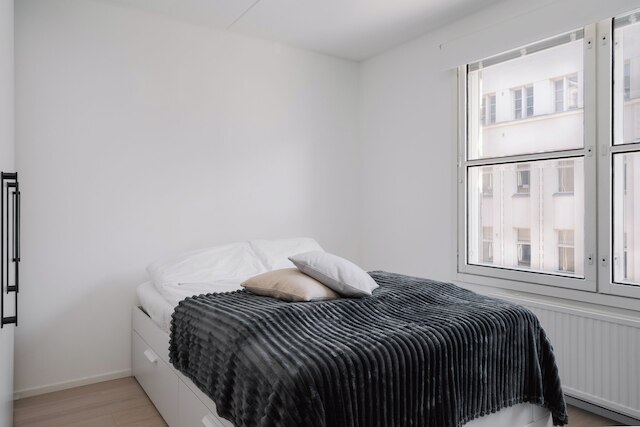 モダン 1ベッドルーム アパートメント ウィズ バルコニー