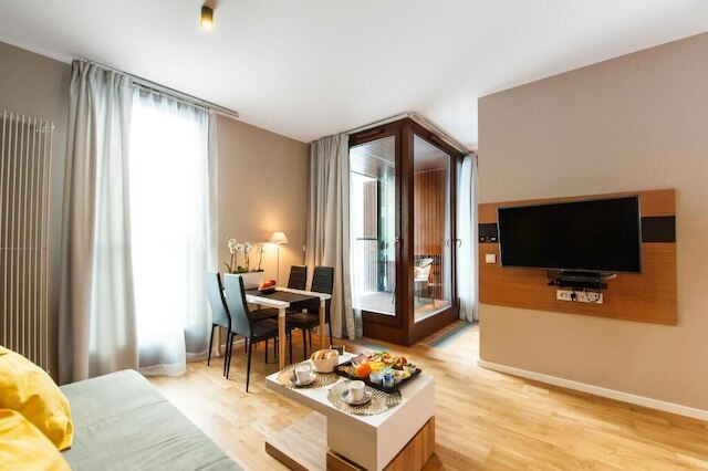 デラックス アパートメント