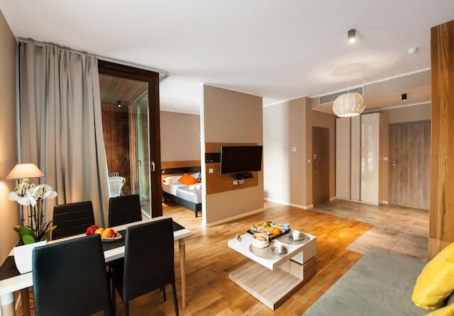 デラックス アパートメント