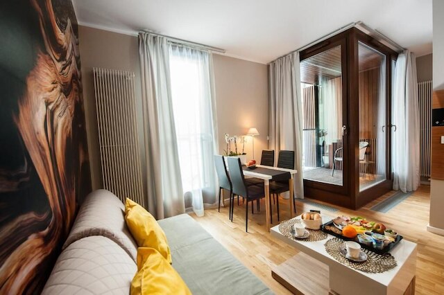 デラックス アパートメント