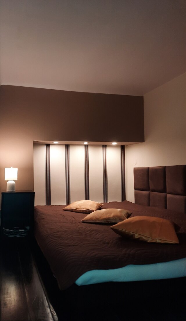 ラグジュアリー セナート アパートメント