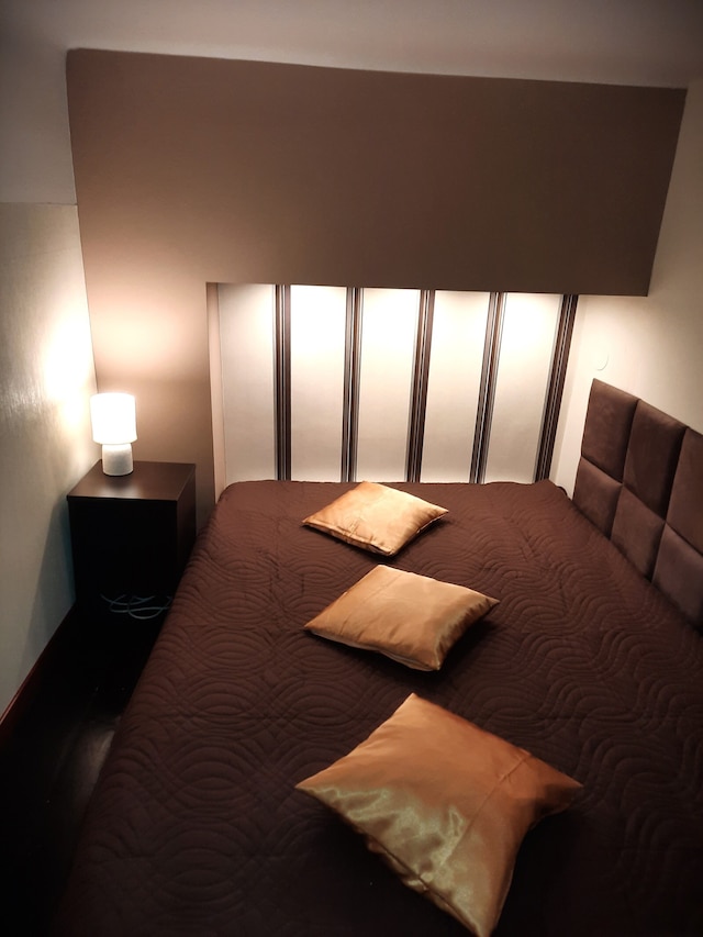 ラグジュアリー セナート アパートメント