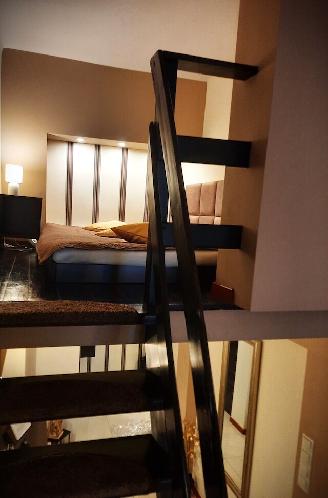 ラグジュアリー セナート アパートメント