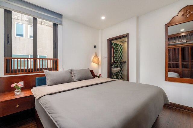 エヴリン インドシン シック イン セントラル ハノイ