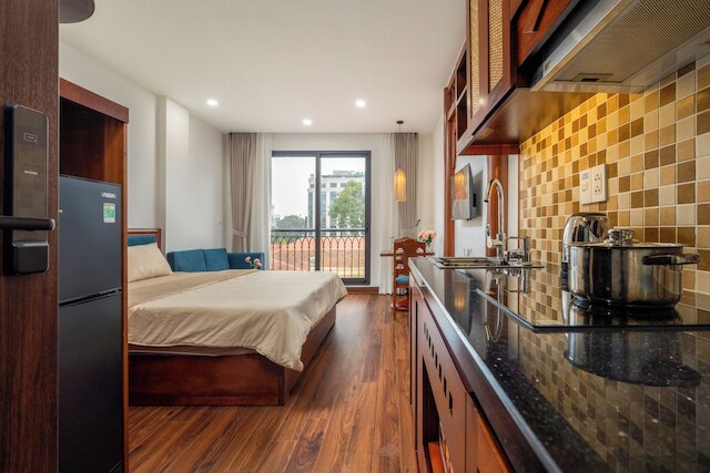 エヴリン インドシン シック イン セントラル ハノイ