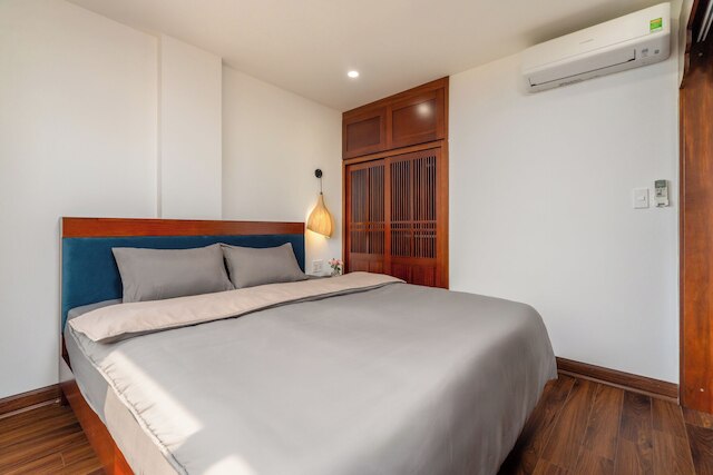 エヴリン インドシン シック イン セントラル ハノイ