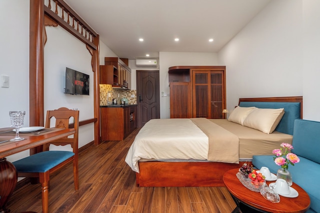 エヴリン インドシン シック イン セントラル ハノイ