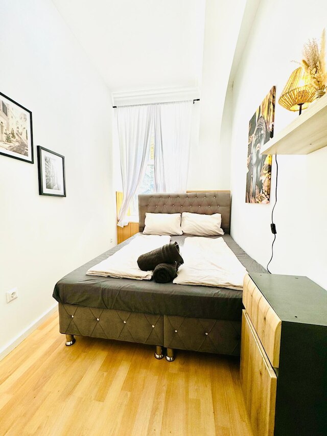 10ベッドルーム アパートメント フォー グループス 8ミン トゥ ラートハウスプラッツ