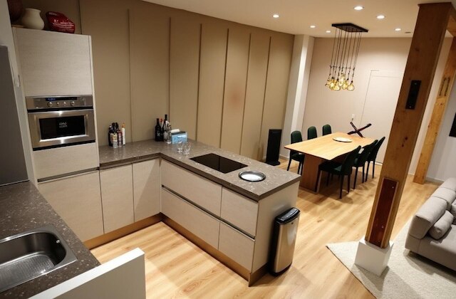 モダン 3ベッド アパートメント イン アムステルダム