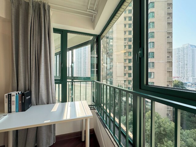 Tyms 2BR Apt Near ITC Xujiahui Line1 11