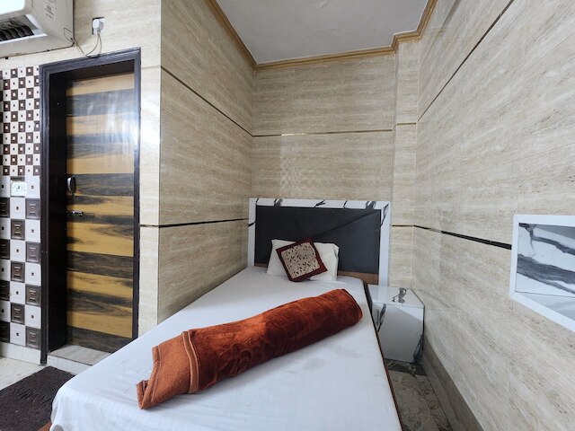 ホテル スーリヤ イン