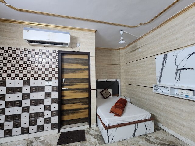 ホテル スーリヤ イン