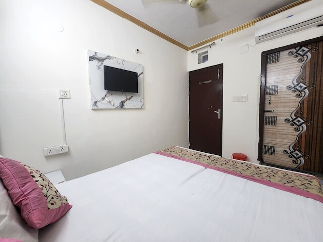 ホテル スーリヤ イン