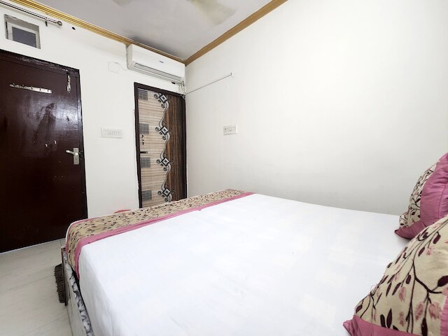 ホテル スーリヤ イン