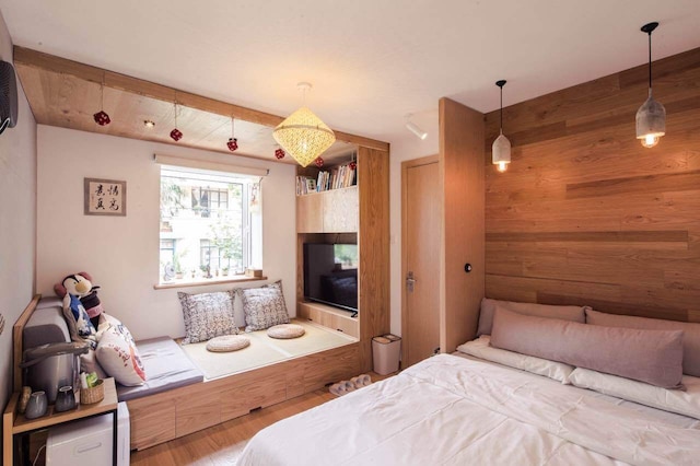 Shanghai Hills & Gefii Sixteen Cats close to Jing'an Temple