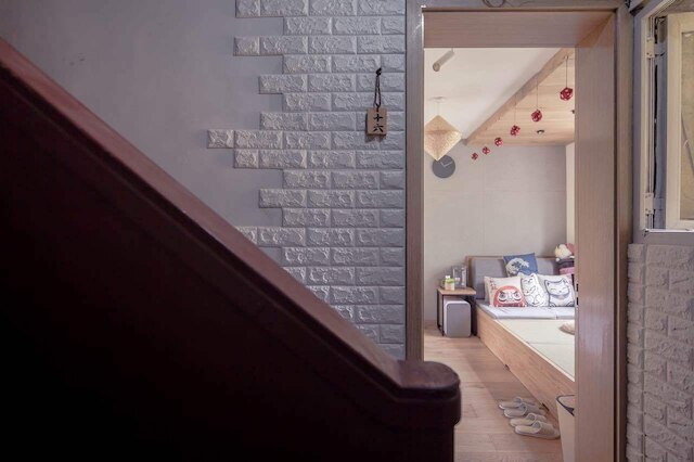 Shanghai Hills & Gefii Sixteen Cats close to Jing'an Temple