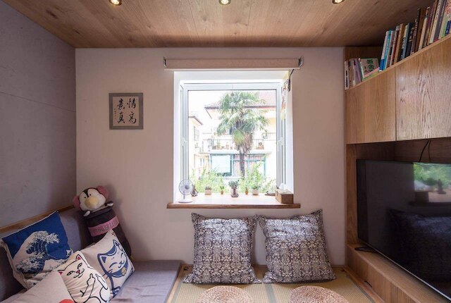 Shanghai Hills & Gefii Sixteen Cats close to Jing'an Temple