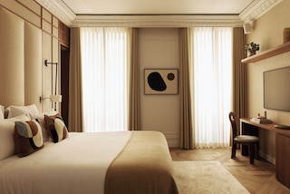 ハイステイ サービスド アパートメンツ ピラミデス