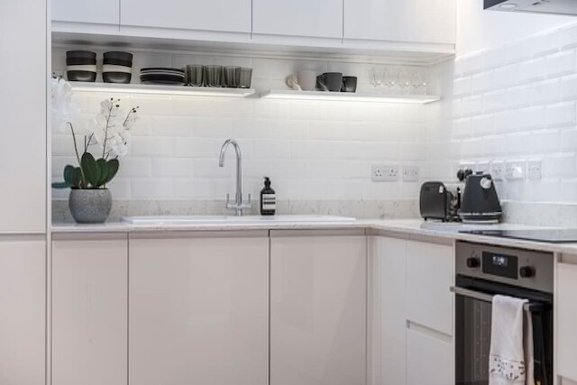 ミス ウエストサイド ストーリー - バイ アウト オブ オフィス ライフスタイル