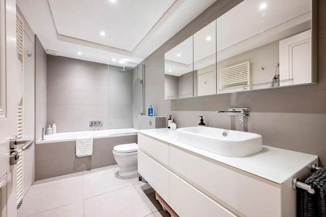 ケンジントン ハイ ライフ - バイ アウト オブ オフィス ライフスタイル