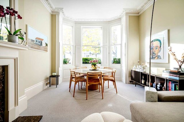 ケンジントン ハイ ライフ - バイ アウト オブ オフィス ライフスタイル