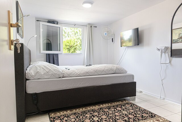 スペーシャス ホーム & ガーデン フリー パーキング