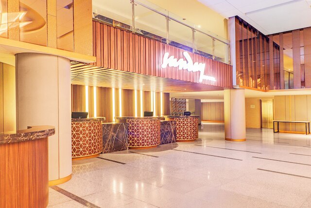 サンデー ホテル サンセット ロード ニア トランス スタジオ モール