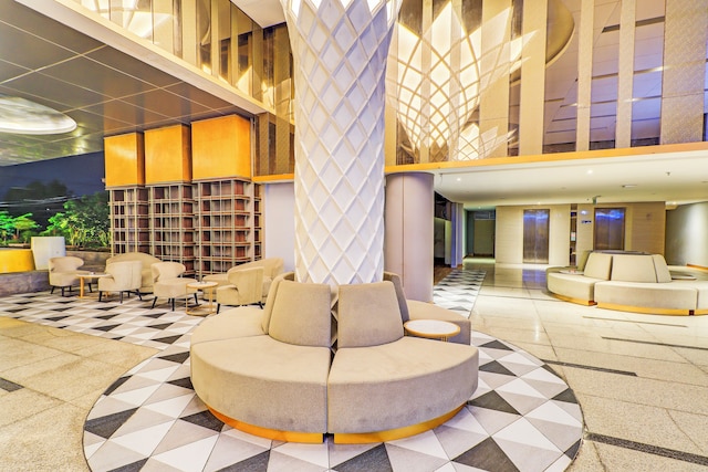 サンデー ホテル サンセット ロード ニア トランス スタジオ モール