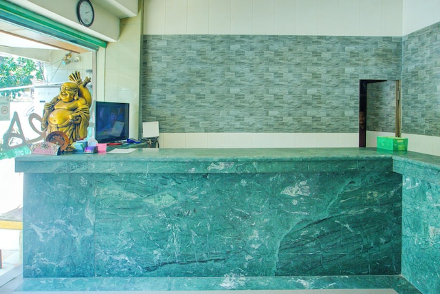 タウンハウス オーク パレンバン ニア ジェンバタン アンペラ フォーマリー アズーラ ホテル