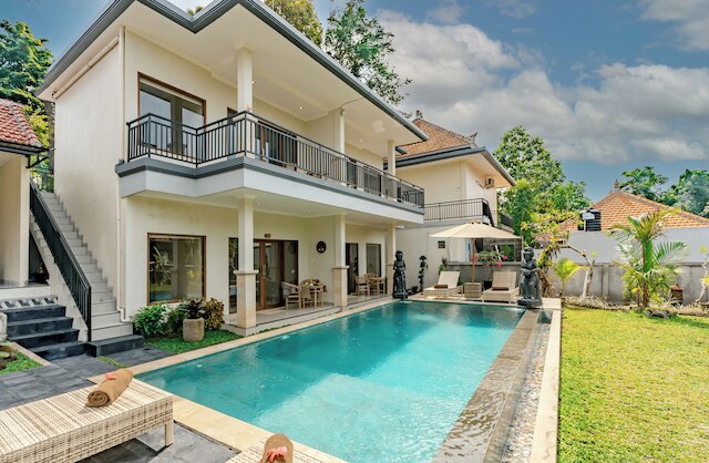 ヴィラ スリ レジェキ