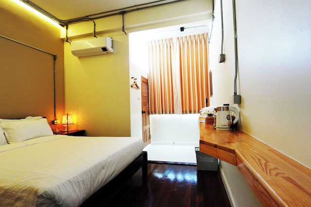 トゥ ザ ムーン ゲストハウス