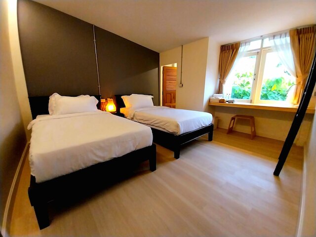 トゥ ザ ムーン ゲストハウス