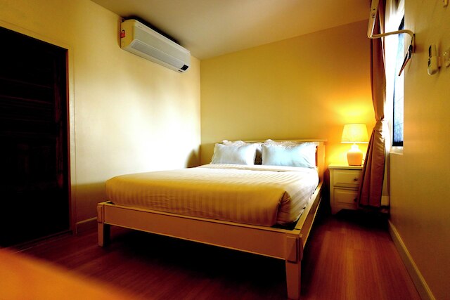 トゥ ザ ムーン ゲストハウス