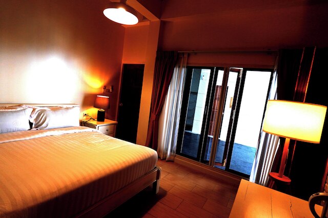 トゥ ザ ムーン ゲストハウス