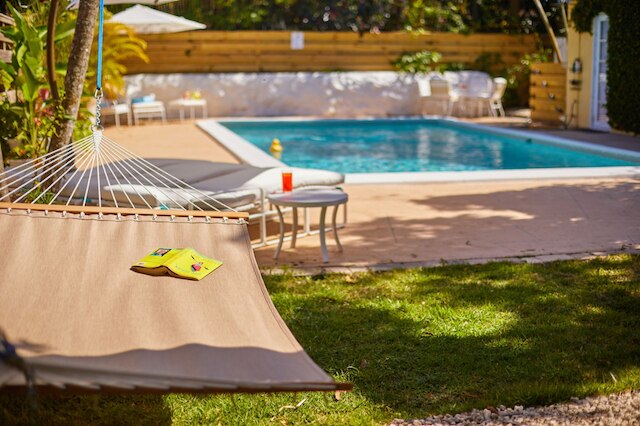 マイアミ プール オアシス イン エル ポータル