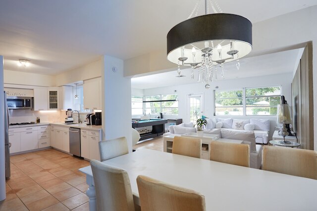 マイアミ プール オアシス イン エル ポータル