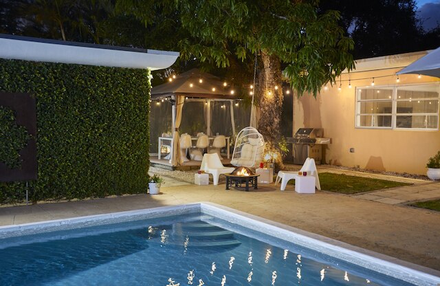 マイアミ プール オアシス イン エル ポータル