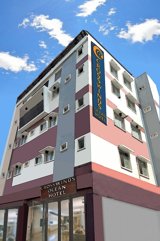 クロスウィンズ レジデンシズ