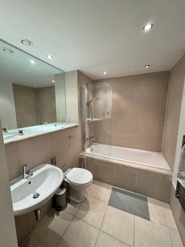 2 ベッドルームズ - スリープス 4 - パーキング - ペトック