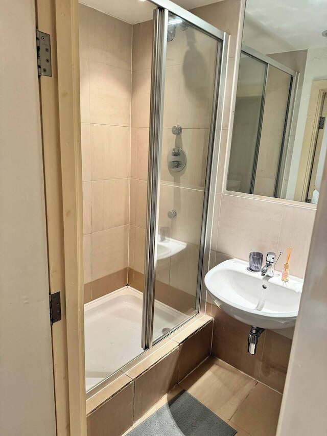 2 ベッドルームズ - スリープス 4 - パーキング - ペトック