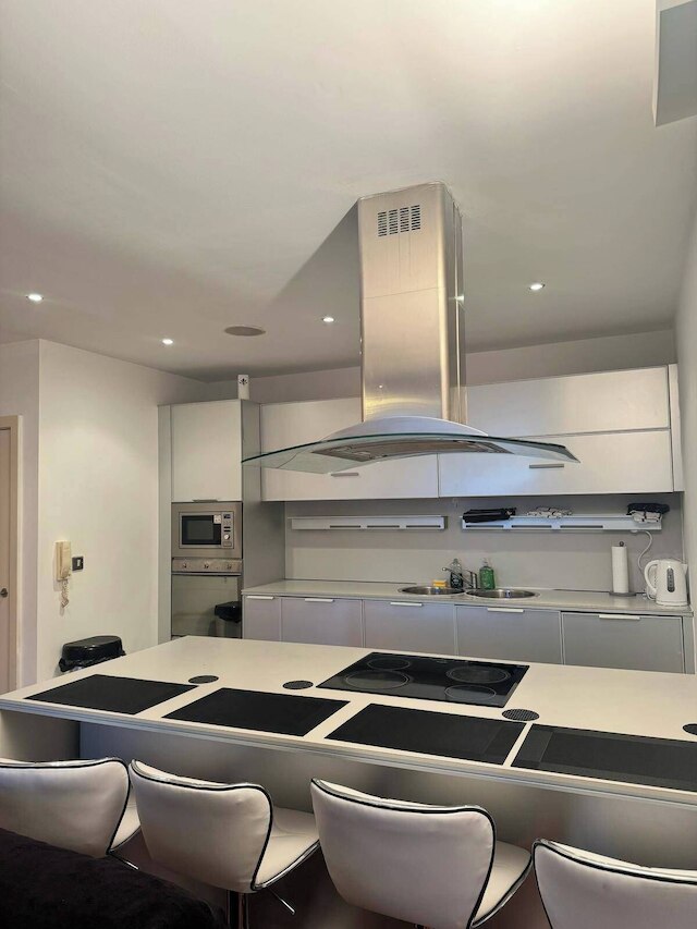 2 ベッドルームズ - スリープス 4 - パーキング - ペトック