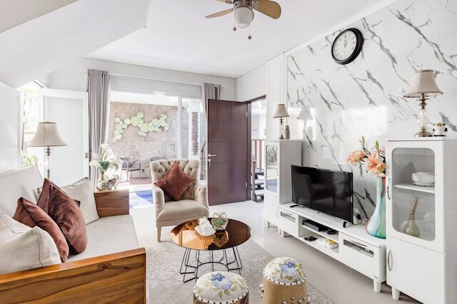 サカ ラグジュアリー ヴィラ