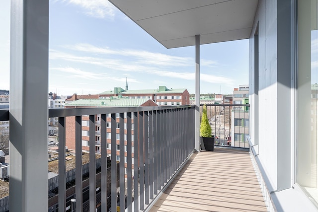 ラグジュアリー 1ベッドルーム ペントハウス ウィズ バルコニー