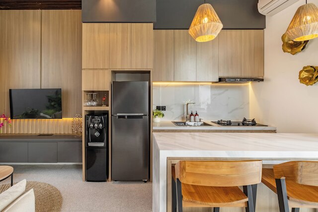 プライベート ヴィラ アイラ 8F 10ミン メラスティビーチ