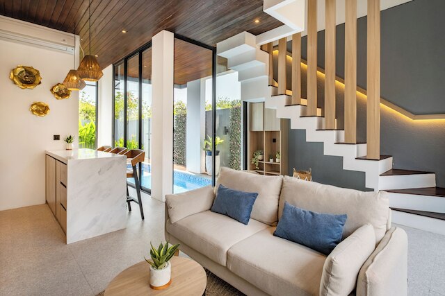 プライベート ヴィラ アイラ 8F 10ミン メラスティビーチ