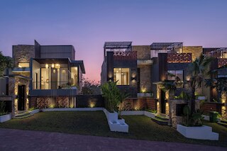 プライベート ヴィラ アイラ 8F 10ミン メラスティビーチ