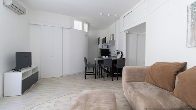 イタリアンウェイ - ポルタ ティチネーゼ 83