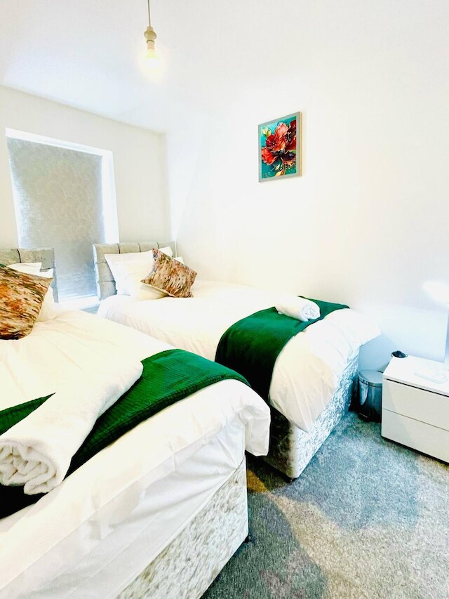 スタイリッシュ 3 ベッドルーム ハウス ウィズ フリー パーキング ニア フルム