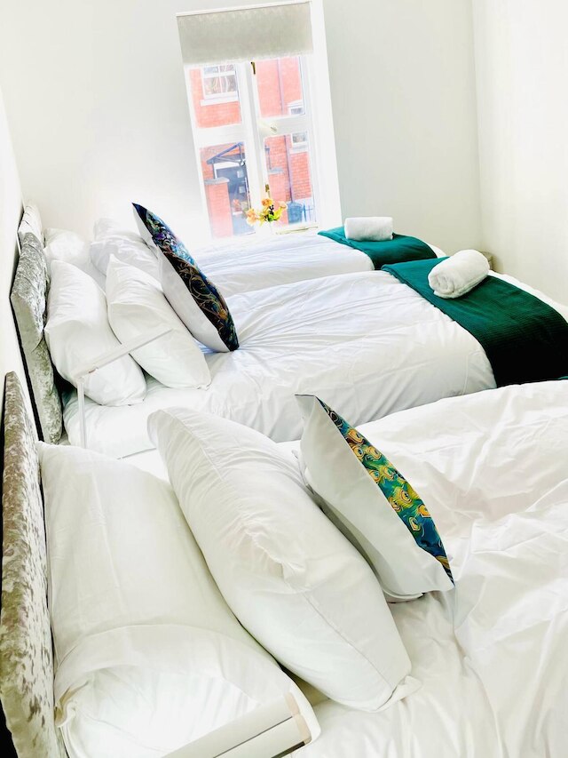 スタイリッシュ 3 ベッドルーム ハウス ウィズ フリー パーキング ニア フルム