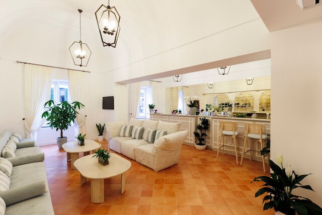 ダマルフィ ホスピタリティ